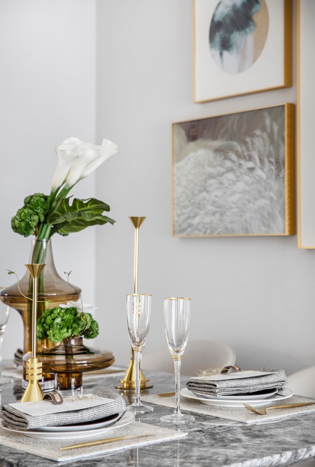 现代轻奢风格室内家装案例效果图-餐厅餐桌 现代轻奢风格室内家装案例效果图-餐厅餐桌