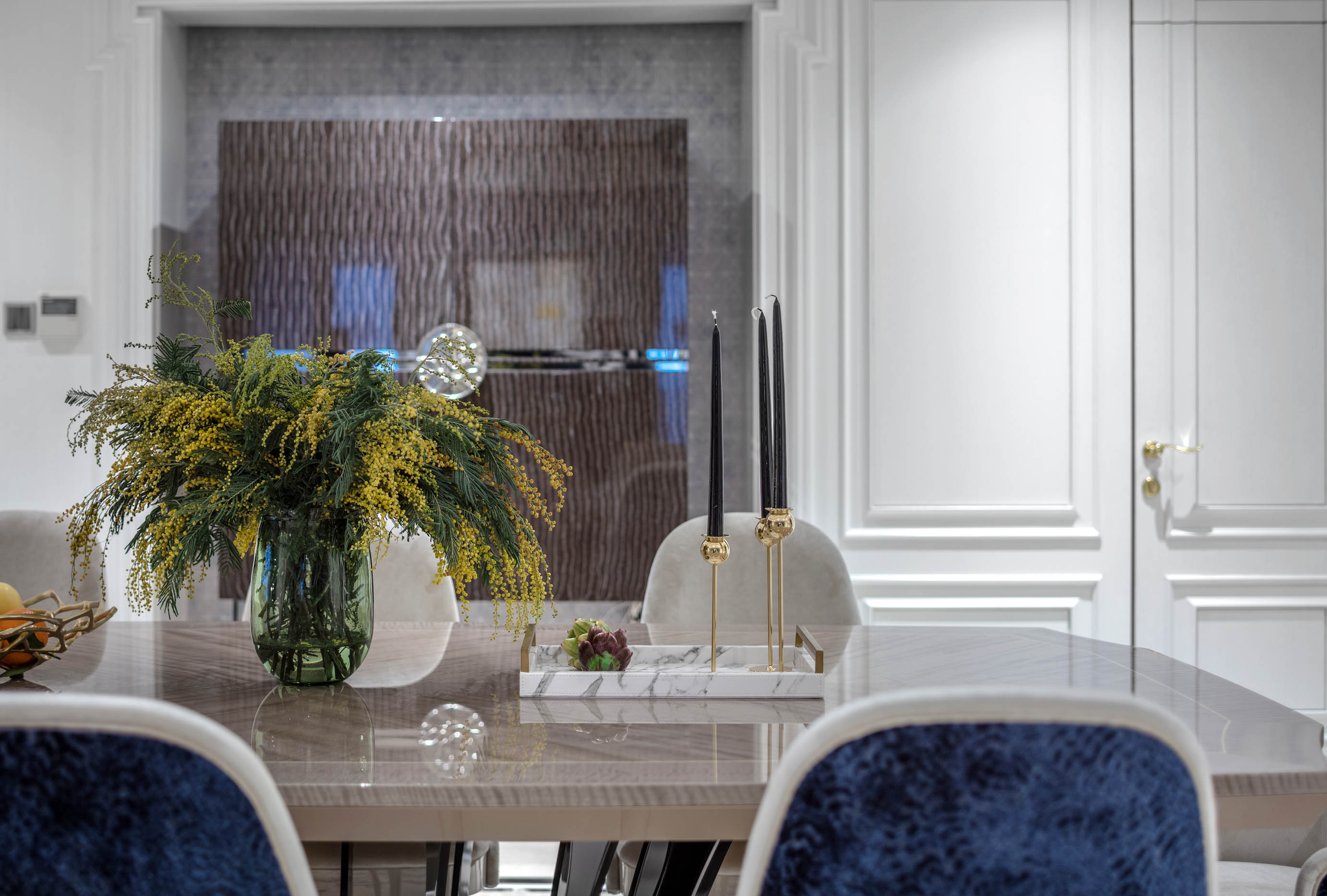 现代轻奢风格室内家装案例效果图-餐厅 现代轻奢风格室内家装案例效果图-餐厅